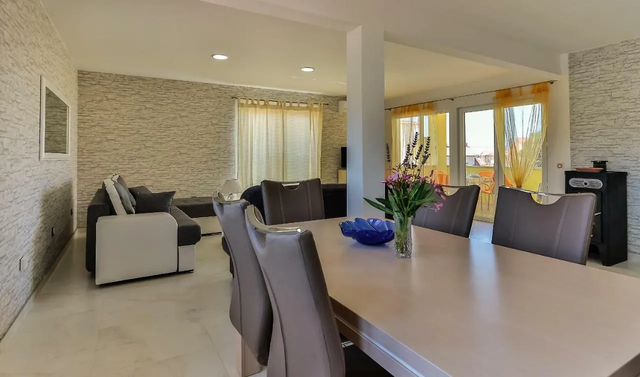 Apartments Dora Victoria Dream Medulin 0*,