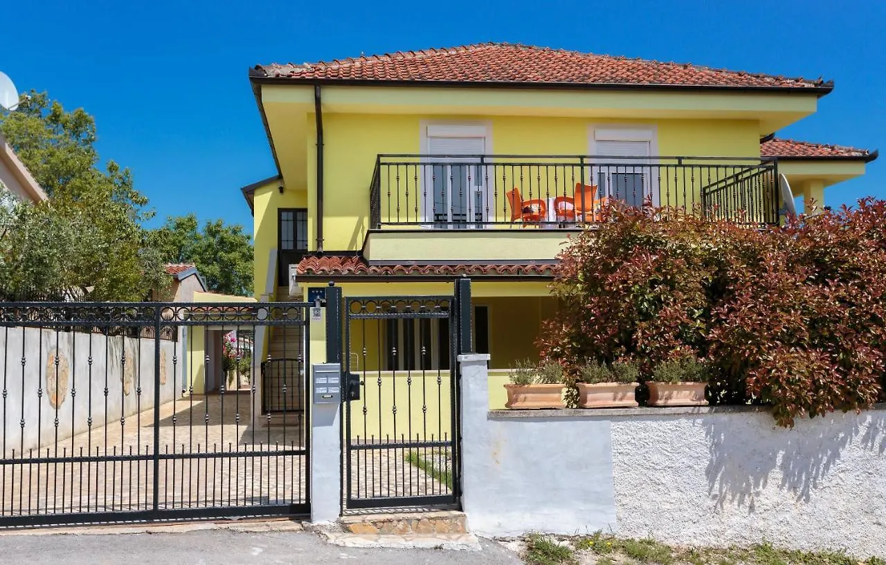 Apartments Dora Victoria Dream Medulin 0*,  Kroatien